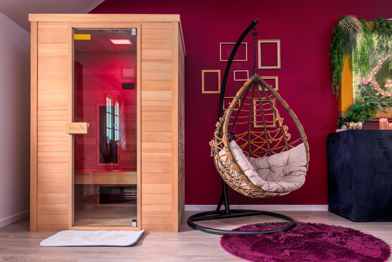 Suite L'Echappee - Maison Romantique - Spa & Sauna Privatif- Pole Dance - Lit Rond Avec Miroir Au Plafond Pezarches Esterno foto