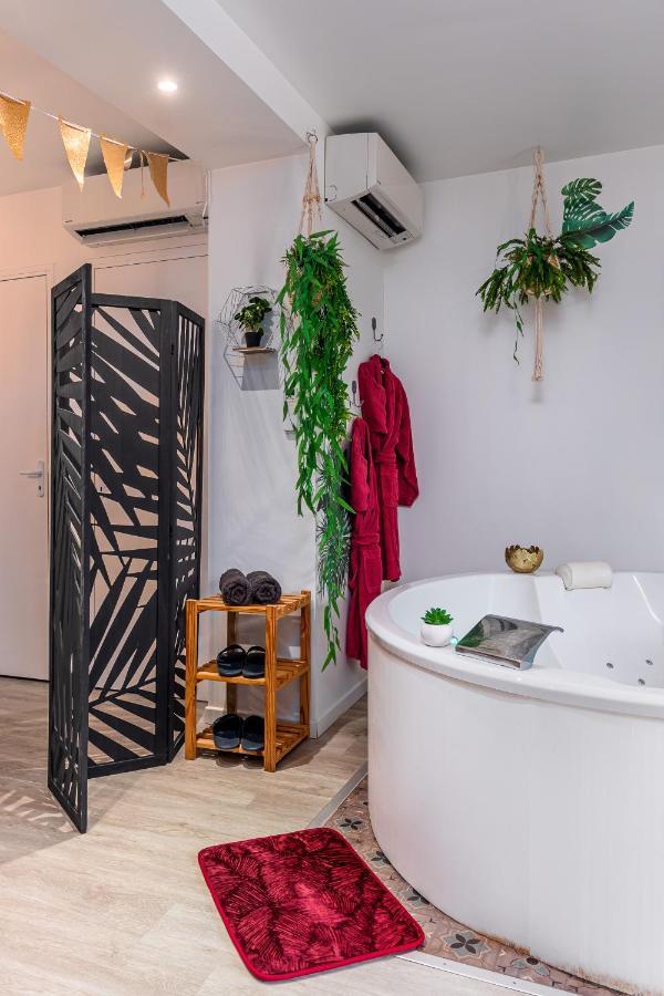 Suite L'Echappee - Maison Romantique - Spa & Sauna Privatif- Pole Dance - Lit Rond Avec Miroir Au Plafond Pezarches Esterno foto